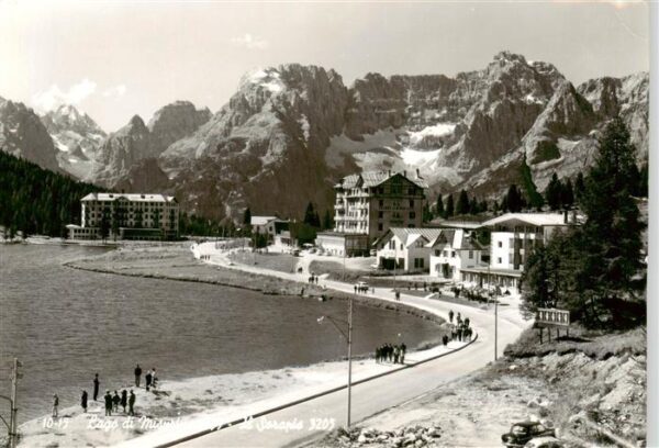 Misurina Veneto IT Lago di Misurina Il Sorapis