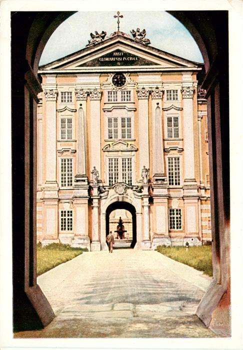 Melk Donau Niederoesterreich AT Stift Melk Durchgang in den Praelatenhof