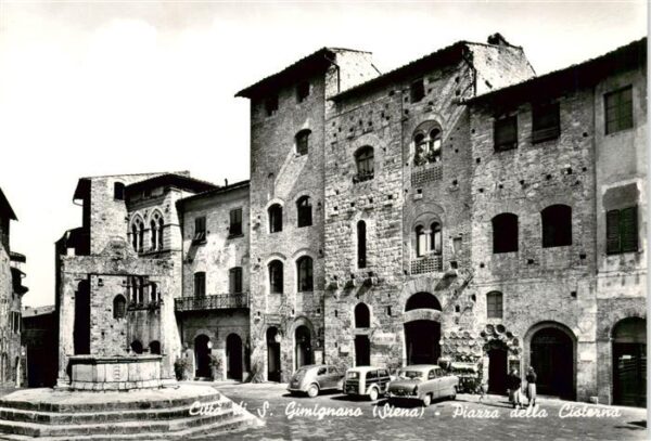 Gimignano San Gimignano Toscana IT Citta di San Gimignano Piazza della Cisterna