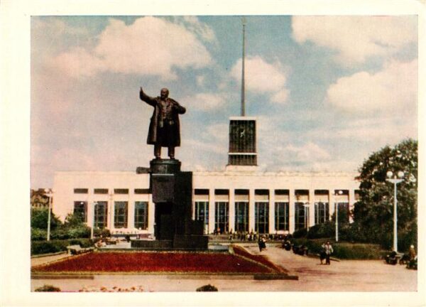 Leningrad St Petersburg RU Lenindenkmal auf dem Leninplatz