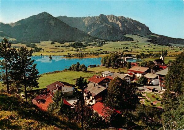 Walchsee Tirol AT mit Blick auf Kaisergebirge