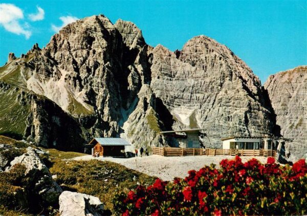 Schlickeralm 1616m  Tirol Stubaital Sennenjoechl Lift Bergstation gegen Kalkkoeg