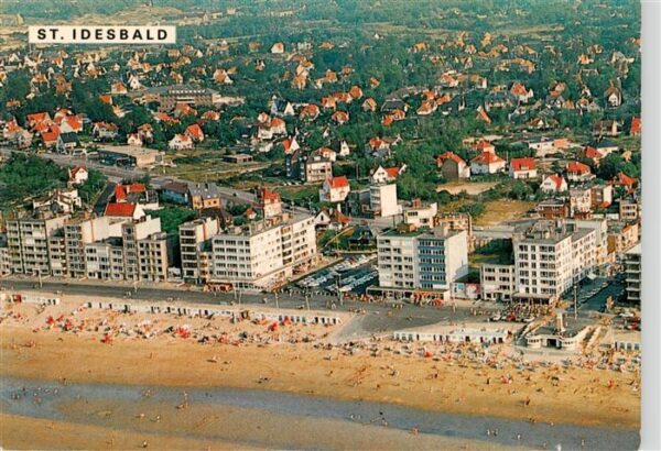 St Idesbald Saint Idesbald Koksijde Belgie Strand en Zeedijk Plage et Digue vue