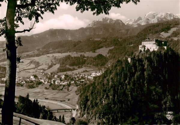 Markt Werfen AT Panorama mit Mandlwand und Hochkoenig