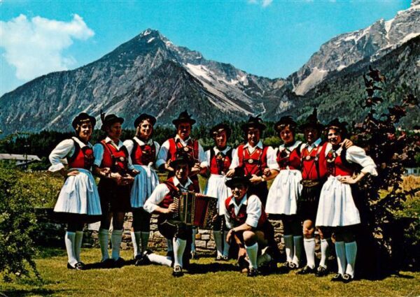 Muenster Tirol Trachtengruppe D'Sonnwendler
