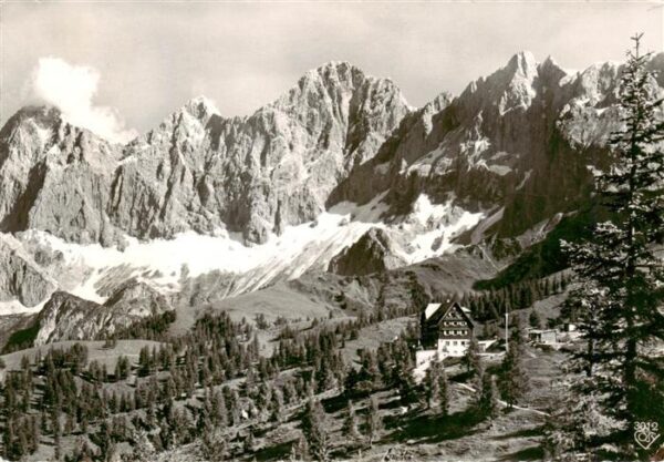 Austriahuette 1638m Dachstein AT Panorama
