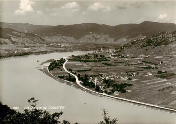 Duernstein Wachau AT Donautal Fliegeraufnahme