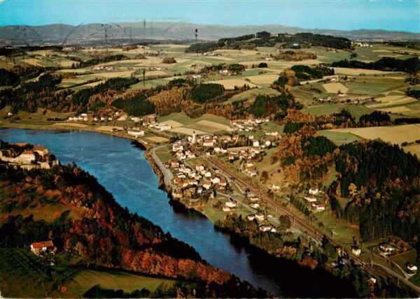 Wernstein Inn Fliegeraufnahme mit Innstausee Ehem Raubritterburg Frohnbergwald