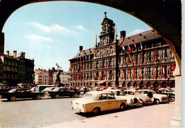 Anvers Antwerpen Hotel de Ville Grand Place et Monument Brabo