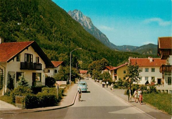 Mauthausen Piding Bahnhofstrasse mit Hochstaufen