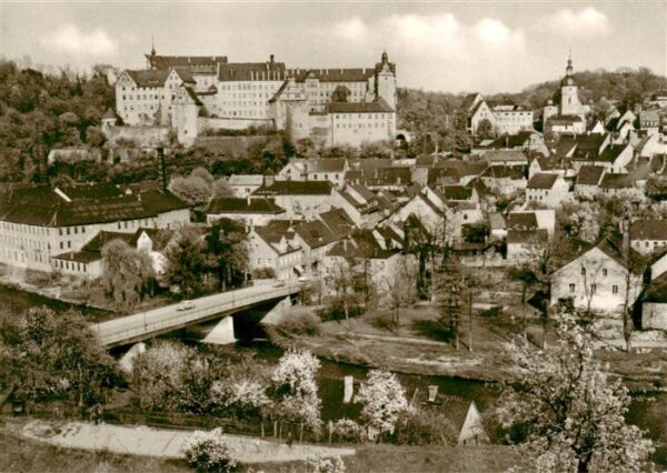 Colditz Blick zur Muldenbruecke und zum Schloss