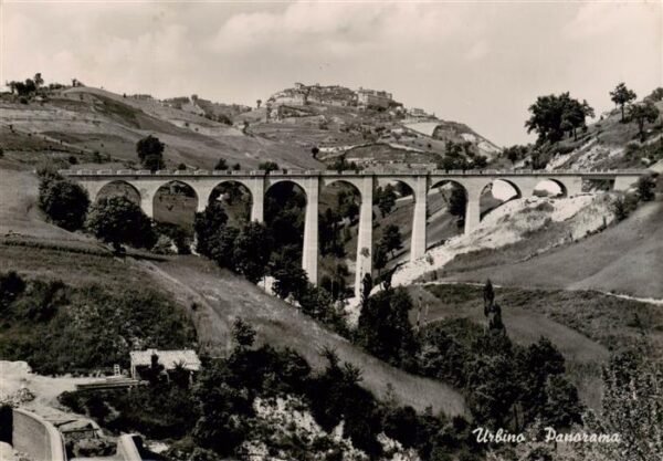 Urbino Marche IT Panorama Viadukt
