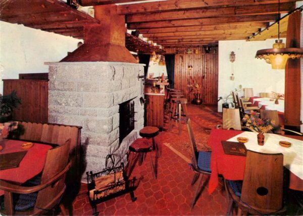 Schoenwald Schwarzwald Pension Silke Gastraum Kamin