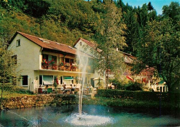 Oberharmersbach Hotel Pension Schwarzwald-Idyll Teich Fontaene
