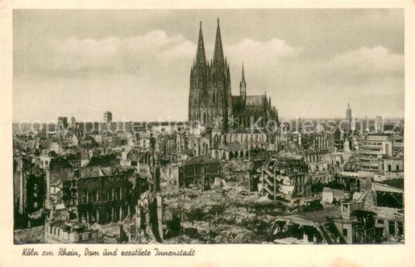 Koeln Rhein Dom und zerstoerte Innenstadt