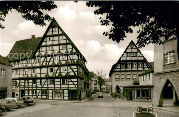 Soest DE NRW Am Freiligrathhaus Fachwerkhaus und Autos