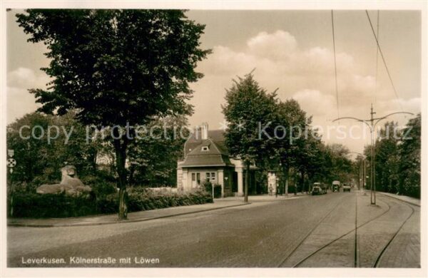 Leverkusen Koelnerstrasse mit Loewen