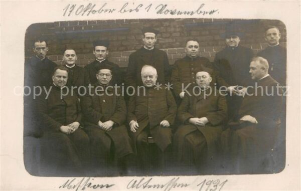 Altenessen Mission Altenessen Gruppenaufnahme mit Pfarrer Dr Kreutzer und Kaplan