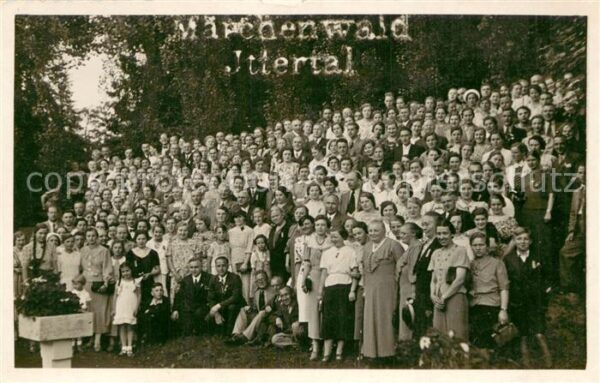 Wald Solingen Gruppenphoto im Maerchenwald Ittertal