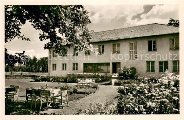 Frankfurt Main Waldhotel Unterschweinstiege Aussenansicht mit Terrasse