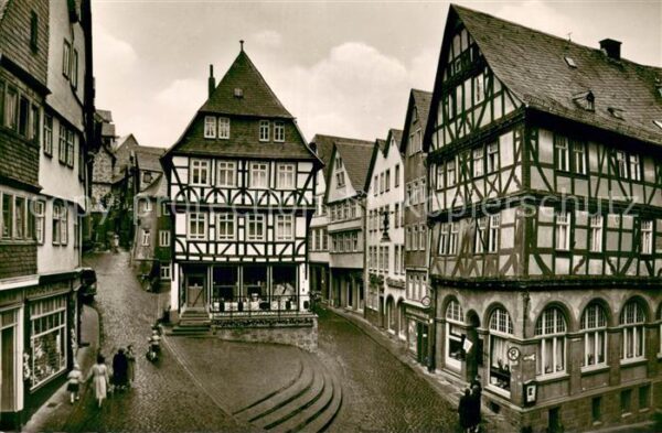 Wetzlar Eisenmarkt mit Wertherhaus und Alte Muenz