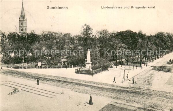 Gumbinnen Goesev Gussew Oblast Kaliningrad Lindenstrasse und Kriegerdenkmal