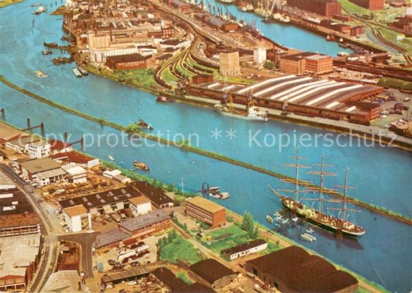 Bremen Weserpartie mit Schulschiff Deutschland Fliegeraufnahme