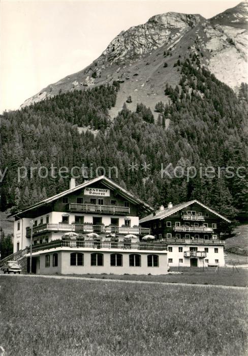 Kals Grossglockner Gasthof Taurer mit Bretterwand