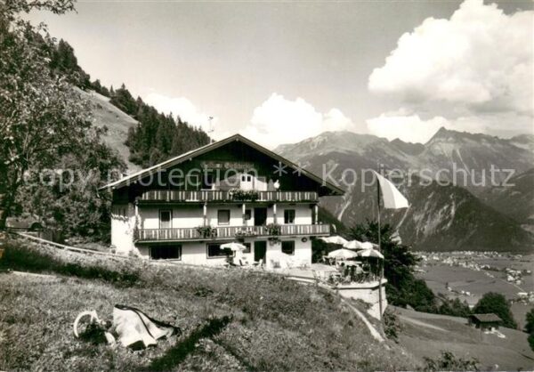 Finkenberg Tirol Alpengasthaus Pension Gletscherblick mit Blick nach Mayrhofen