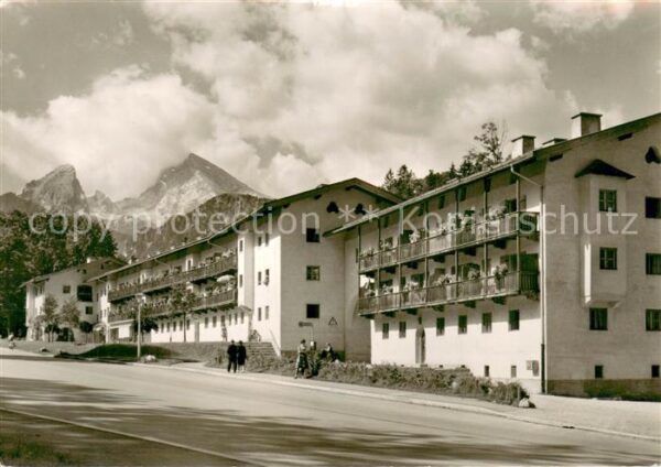 Berchtesgaden Koenigseer Strasse mit Watzmann