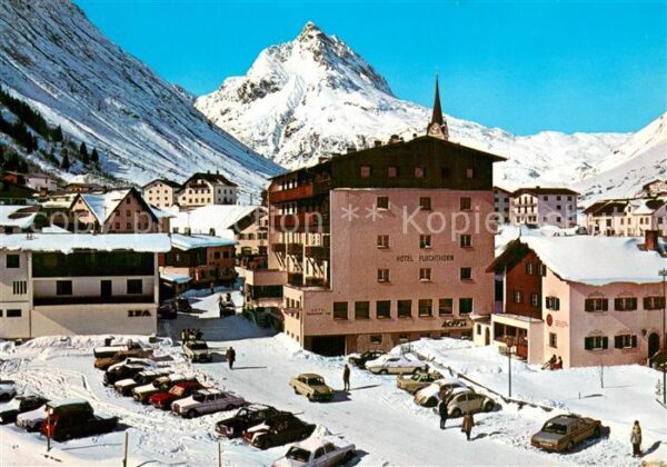 Galtuer Tirol Dorfansicht im Schnee m. Hotel Fluchthorn