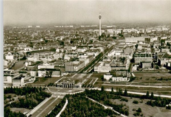 Berlin Fliegeraufnahme Brandenburger-Tor Sowjetsektor Pariser-Platz Unter-den-Li