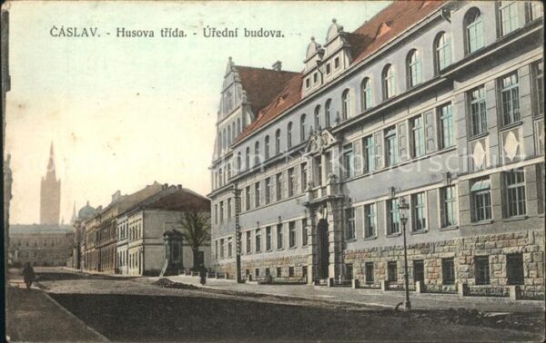 Caslav Husova trida Uredni budova