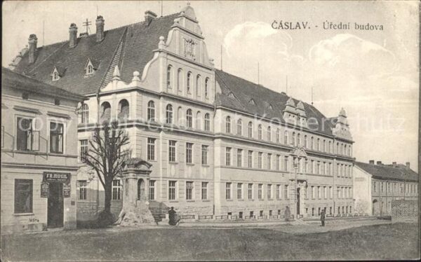 Caslav Uredni budova