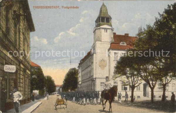 Theresienstadt Tschechien Postgebaeude Soldaten Pferd