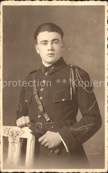 Frankreich WK1 Franzoesischer soldat Portrait Degengehaenge Ackselband