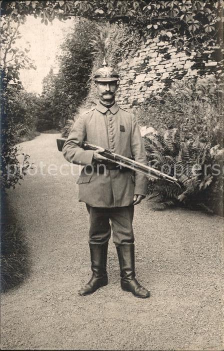 Militaria WK1 Soldat mit Gewehr