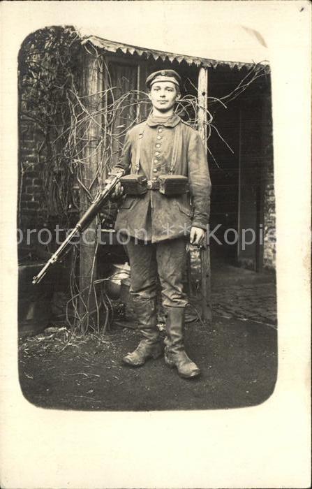 Militaria WK1 soldat mit Gewehr