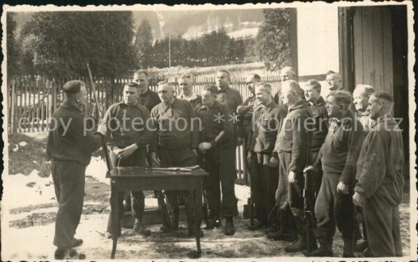 Militaria WK1 Gruppenfoto Soldaten Gewehr