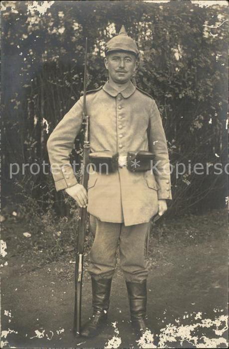 Militaria WK1 Soldat mit Bajonett