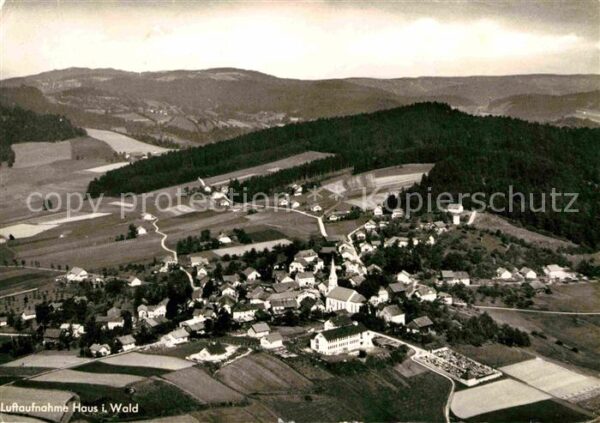 Haus Wald Fliegeraufnahme