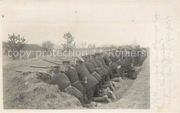Militaria Deutschland WK1 Riedlingen Wuertt. Schuetzengraben Gewehre