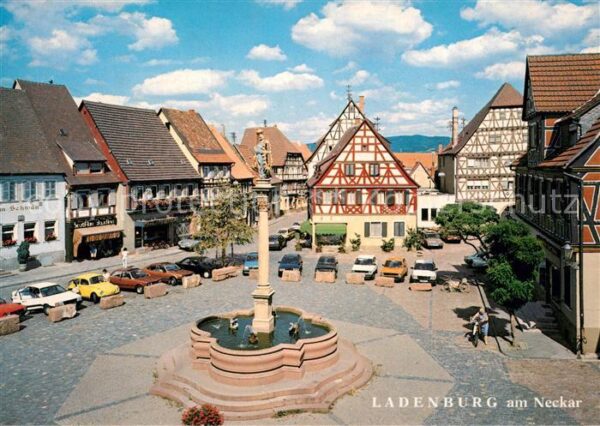 Ladenburg Marktplatz Madonnenbrunnen Fachwerk