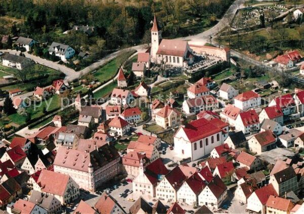 Greding Fliegeraufnahme Naturpark Altmuehltal mit Mauerring Basilika Jagdschloss