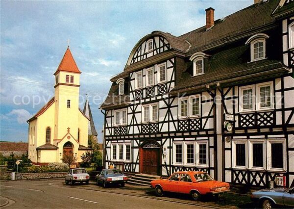 Herbstein mit Rathaus und Kirche