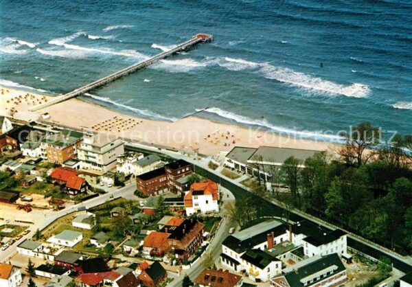 Niendorf Ostseebad Fliegeraufnahme mit Strand Seebruecke Hallenbad