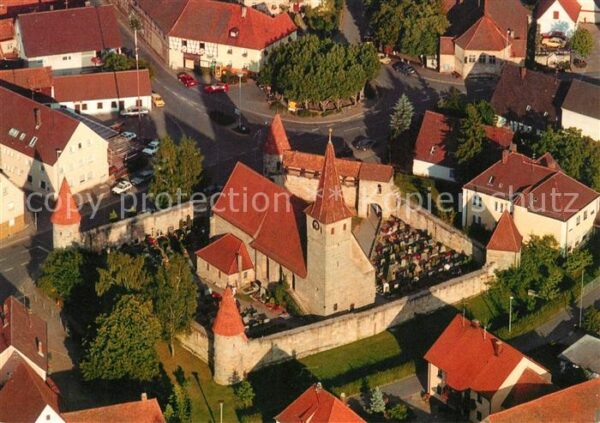 Effeltrich Kirchenburg St Georg 1000jaehrige Linde Fliegeraufnahme