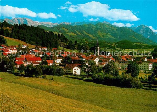 Burgberg Allgaeu Stadtpanorama mit Daumengruppe Sonnenkopf Entschenkopf Nebelhor