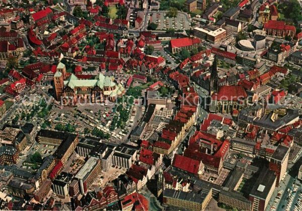 Muenster Westfalen Stadtzentrum mit Dom Lambertikirche Prinzipalmarkt Fliegerauf