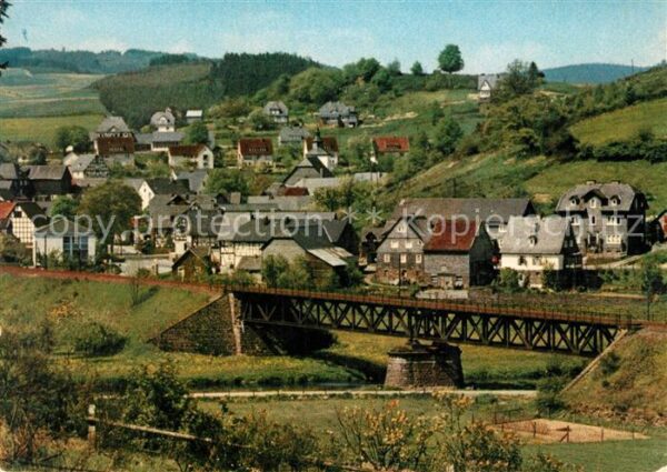 Arfeld Teilansicht mit Eisenbahnbruecke